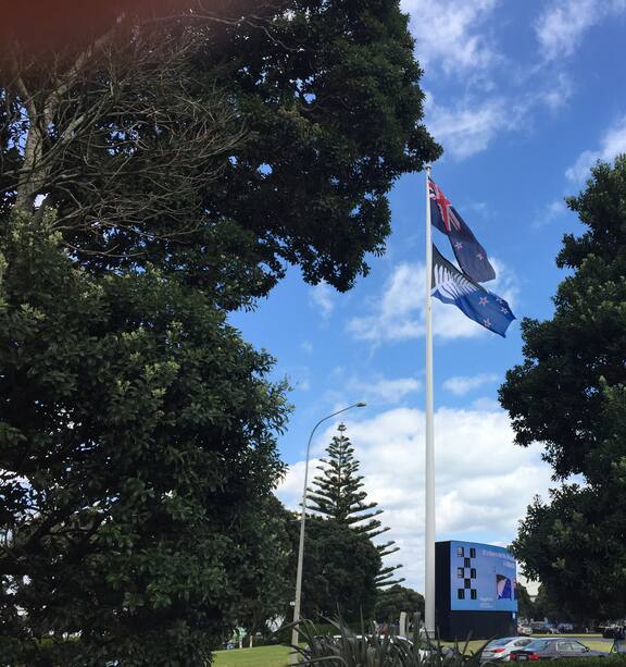 The 45 metre Auckland Airport flagpole flying a large New Zealand flag